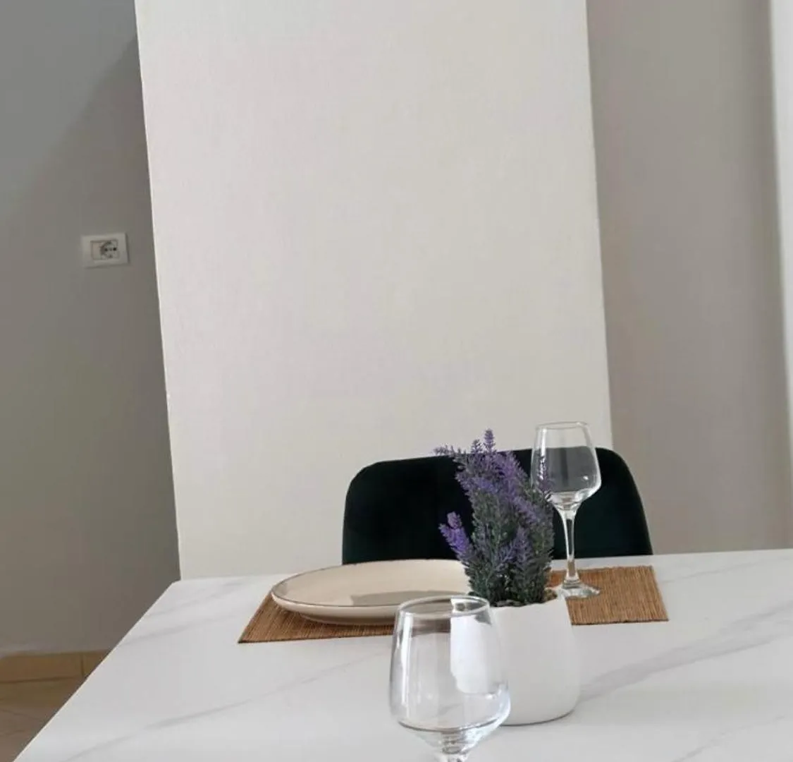 Leo Apartaments With Sea View Дуррес